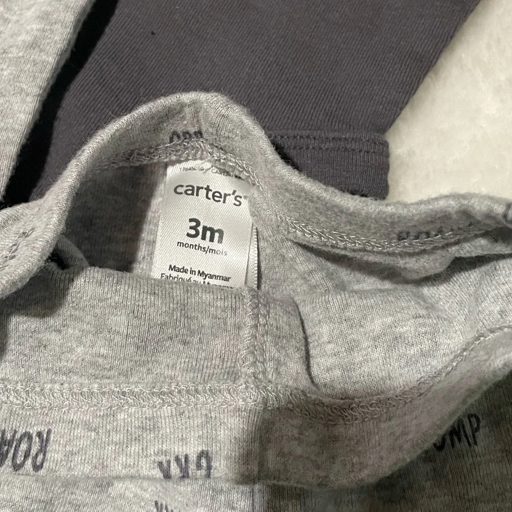 Carter’s baby dinosaur pants and‎ onesie bundle size 3 month